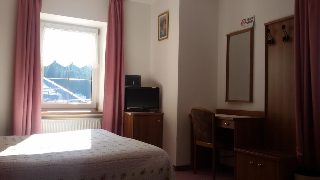Albergo Alpino Арабба Экстерьер фото
